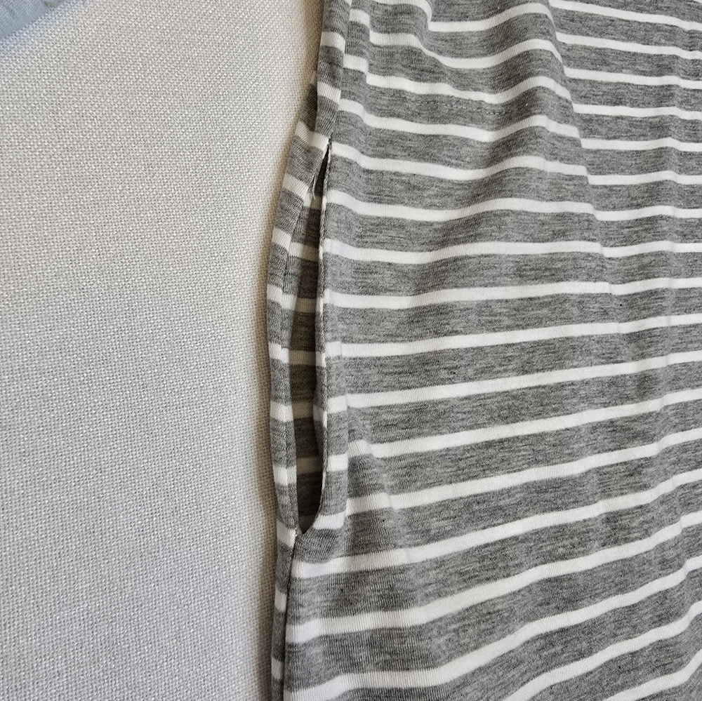 DAVI & DANI DRESS SZ: LARGE - Picture 5 of 5